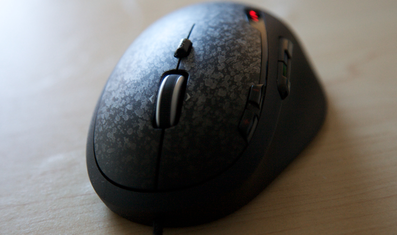 Illustration for article titled Logitech G500 Gaming Mouse Review: It'll Get You Killed